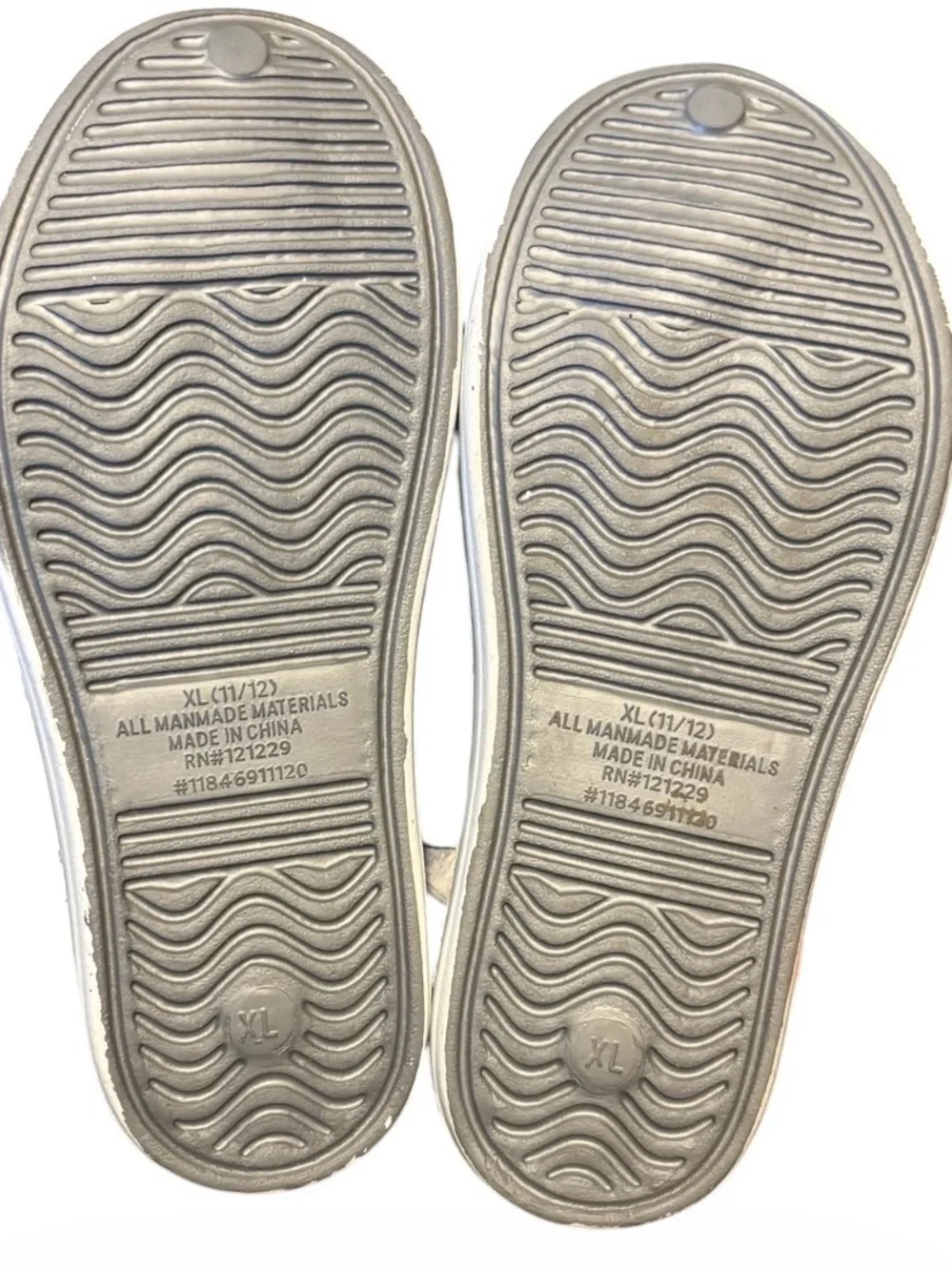Delia’s Girl Silver Glitter Slip-On Water Shoes NWOT Size 11/12